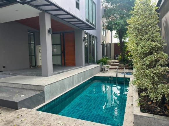 Single House Sukhumvit 71