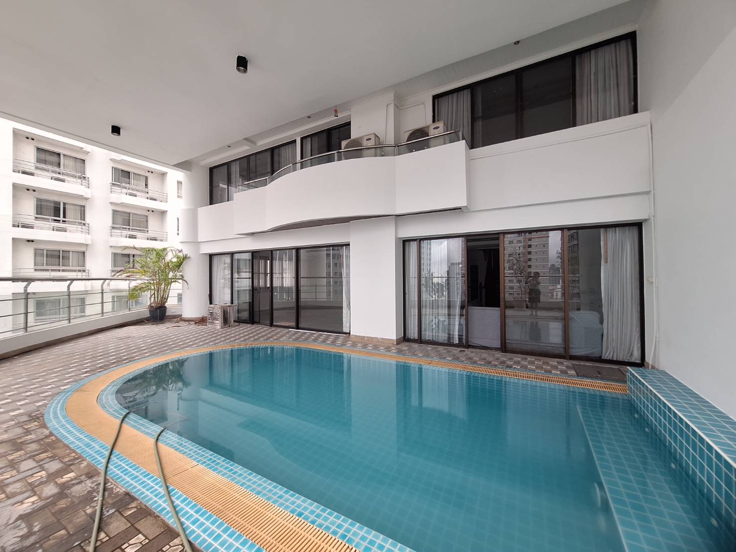 Le Raffine Sukhumvit 24