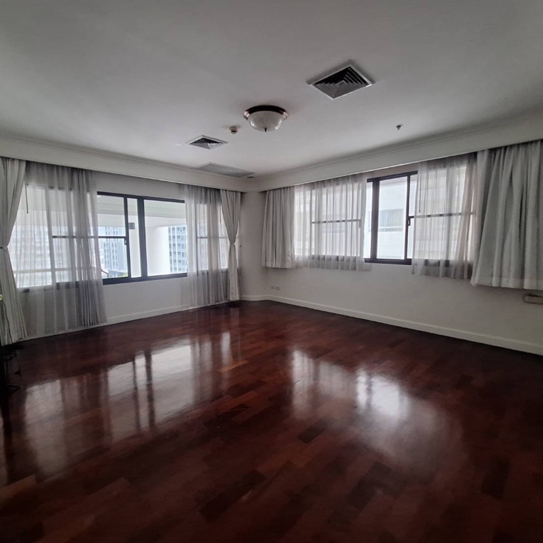 Le Raffine Sukhumvit 24