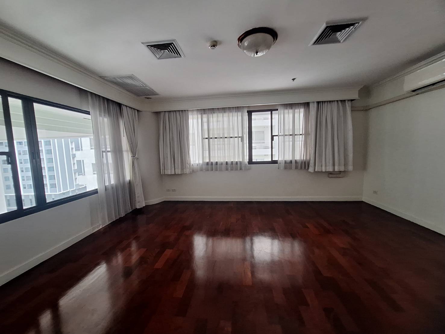Le Raffine Sukhumvit 24