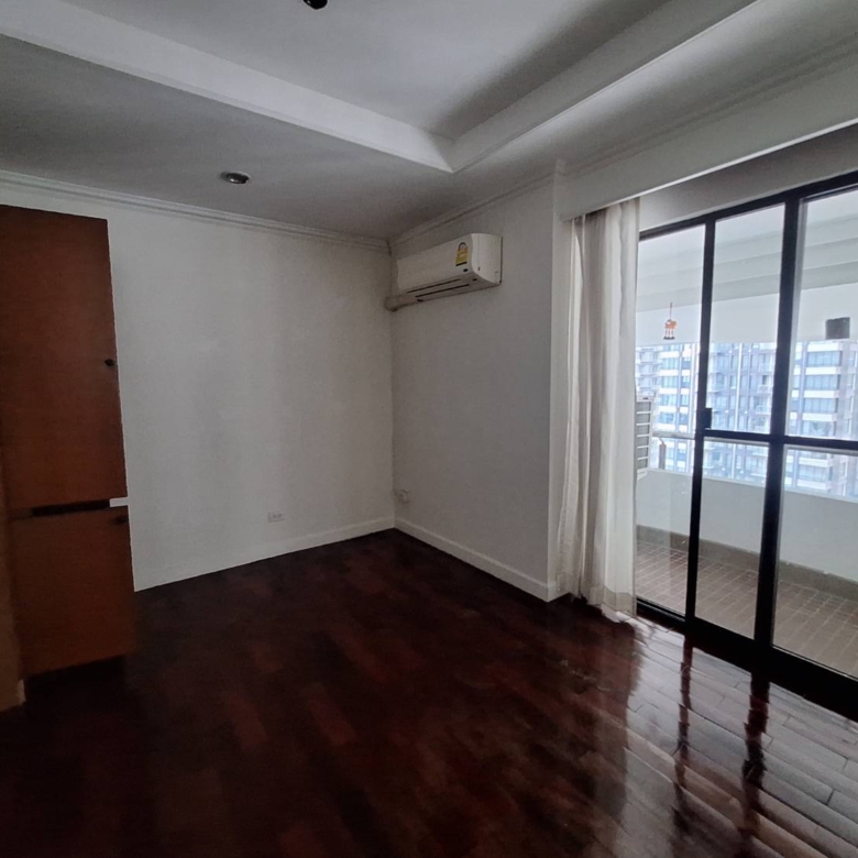 Le Raffine Sukhumvit 24