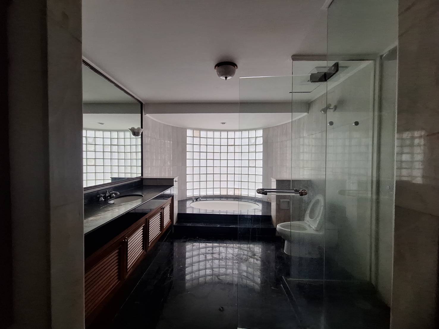 Le Raffine Sukhumvit 24