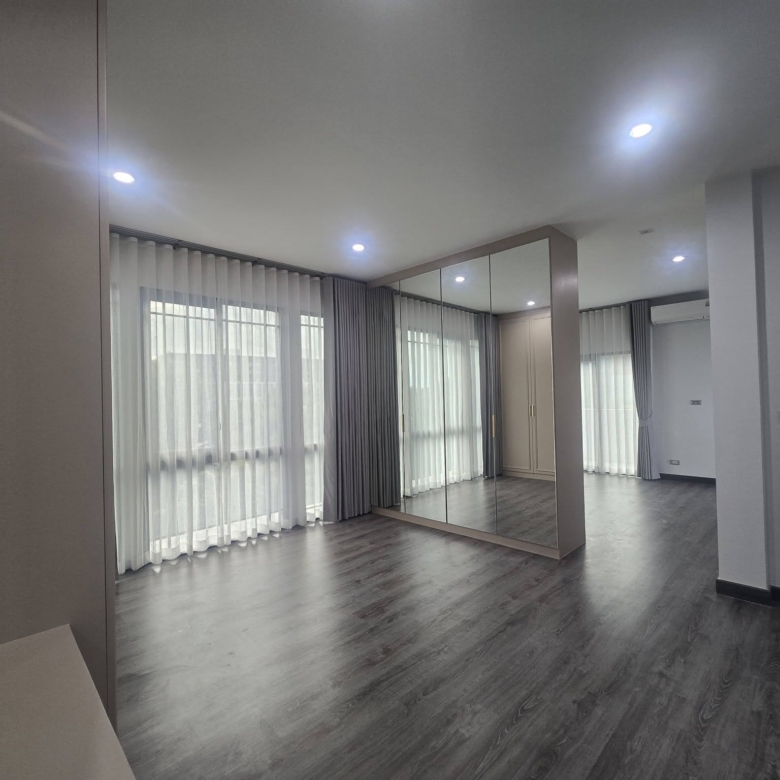 Baan Klang Muang Classe Sukhumvit 77