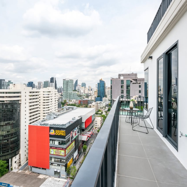 M Thonglor 10