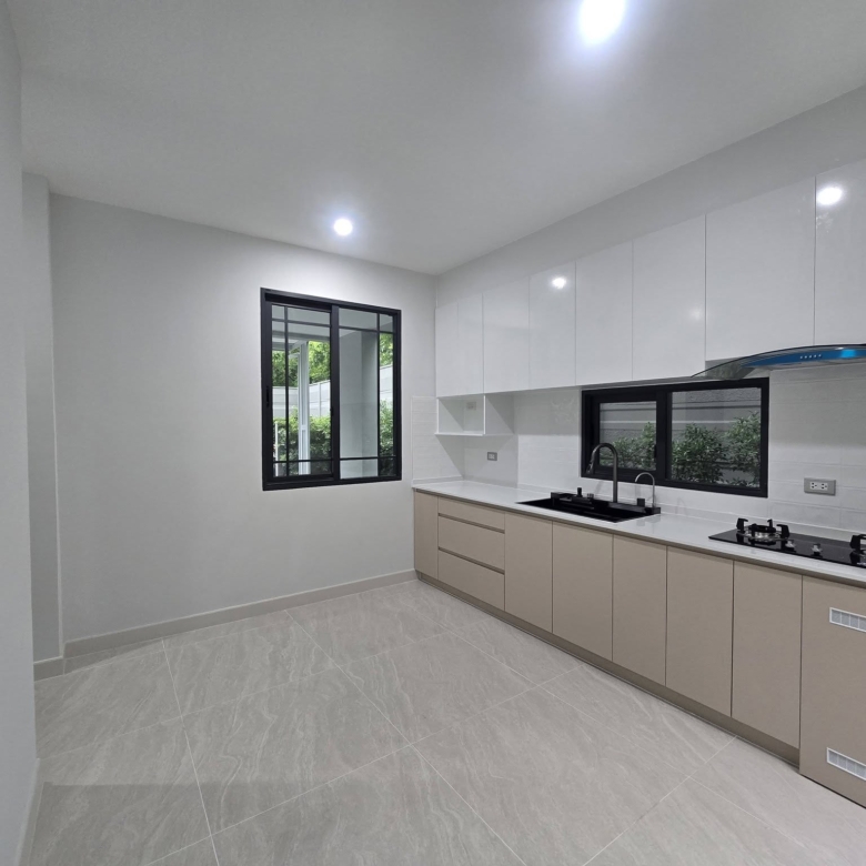 Baan Klang Muang Classe Sukhumvit 77