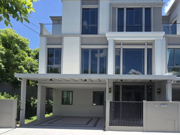 Baan Klang Muang Classe Sukhumvit 77