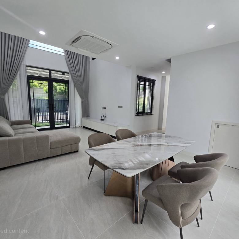 Baan Klang Muang Classe Sukhumvit 77
