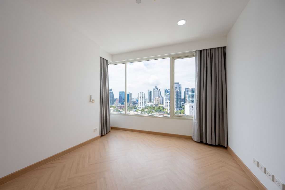 Hampton Thonglor 10