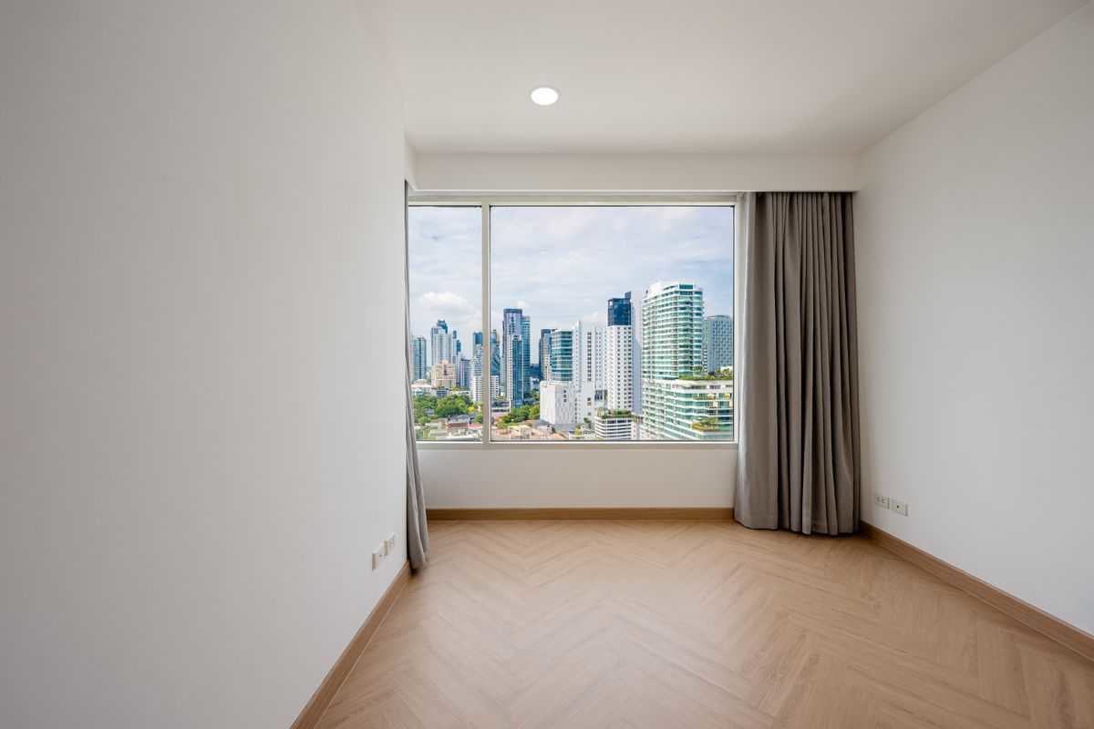 Hampton Thonglor 10